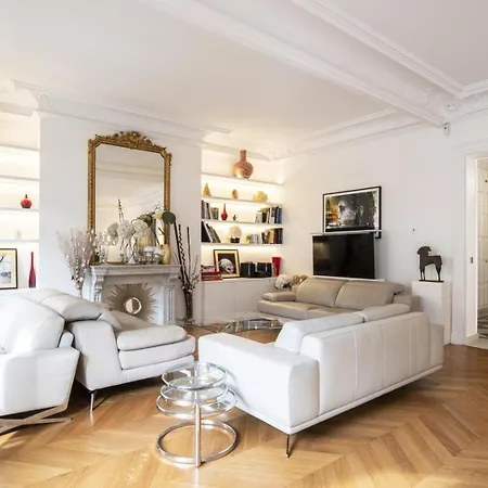 Deluxe St Germain Apartment