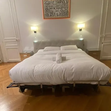 Deluxe St Germain Apartment